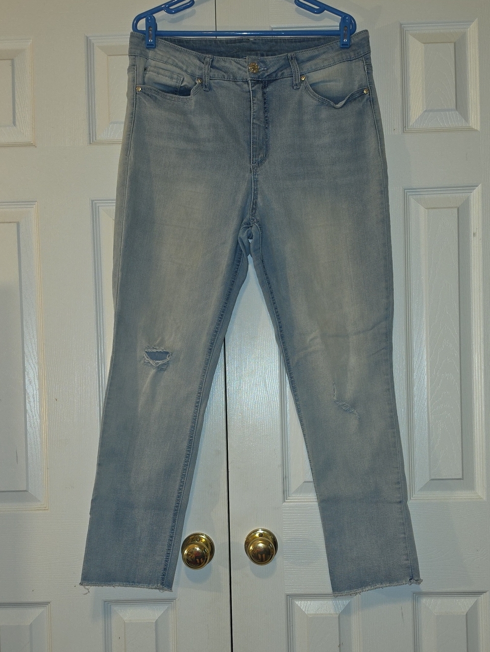 Women’s Light Blue Distressed Jeans